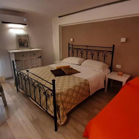 La Nicchia Del Borgo Apartment Taranto Exterior photo